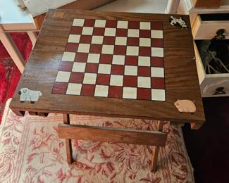 Folding table