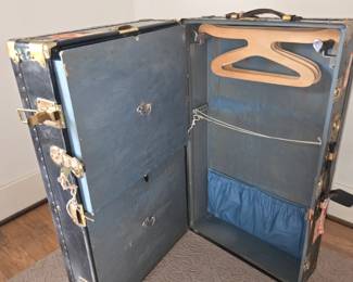 Steamer trunk