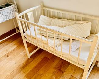 DOLL CRIB