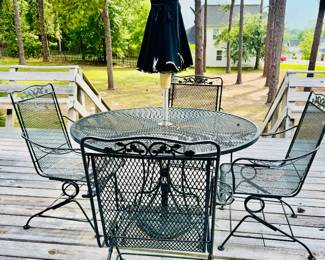 WROUGHT IRON PATIO SET