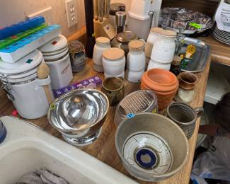 Various kitchen items, pottery