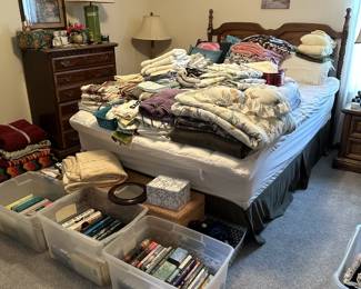 Master Bedroom, lots of linens, Queen Bed, Dresser, 2 night stands
