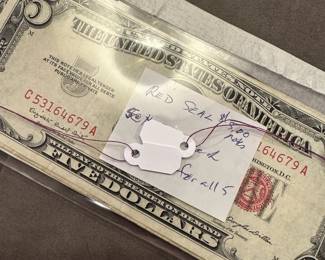 Read seal $5 Dollar Notes