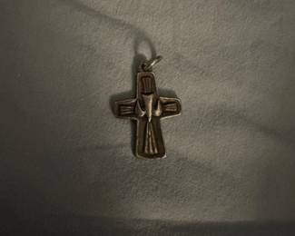 Very fine stamped and signed sterling silver cross "Jeep"