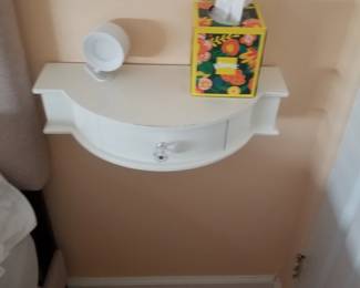Wall mount one-drawer shelf