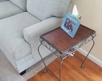 Accent table