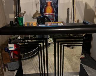 Mirrored bar