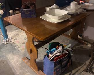 Darling table