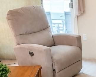 Brand New Lazy Boy Wallaway recliner. 