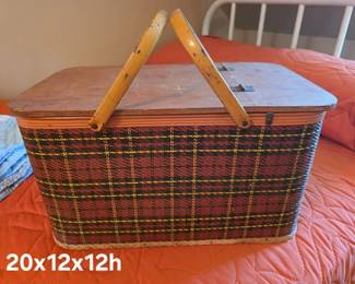 Vintage MCM Redmon picnic basket