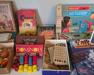 Large lot of vintage children's games