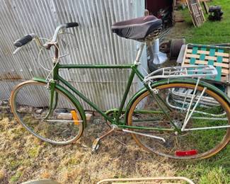 Vintage men;s Schwinn bicycle