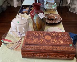 Decorative wooden box, striped vase, Murano vase, flatware,