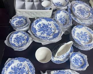 Bristol Crown Ducal England China ….58 pieces.