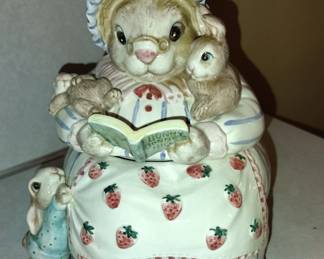 Fitz and Floyd Bunny Bonnet Hill Cookie Jar