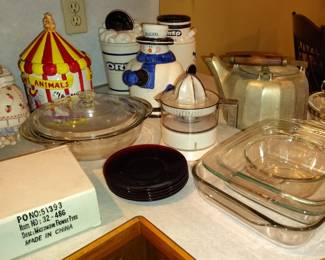 Nabisco Barnums Cookie Jar, Nabisco Oreo Cookie/Cookie Jars, Microwave Flower Press, WagnerWare Tea Kettle