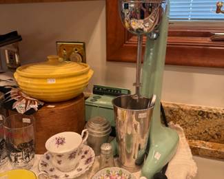 Teacups, Vtg Hamilton Beach Malt Mixer 