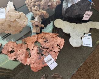 Crystals & Minerals 