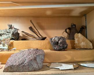 Crystals & Minerals 
