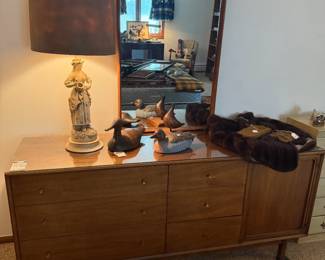 Vtg Dresser