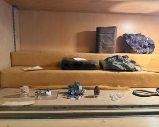 Crystals & Minerals 