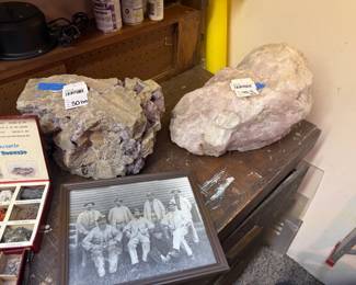 Crystals & Minerals 