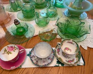 Teacups & Saucers 