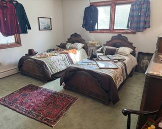 Twin Beds, Rugs 