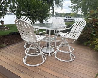 Outdoor Table & Chairs 