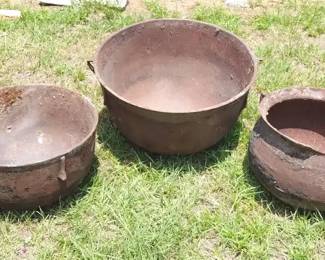 Vintage Farm House Iron Pot Collection