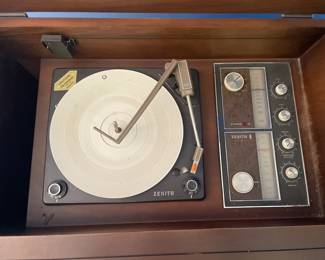 Cool & Clean 1960/70's Zenith Stereo System