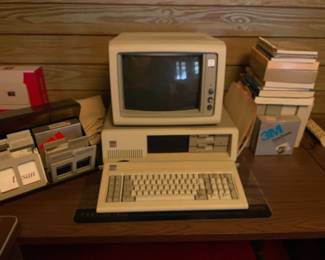 See Details Page--Complete & Operating-- Museum Quality Classic Computer