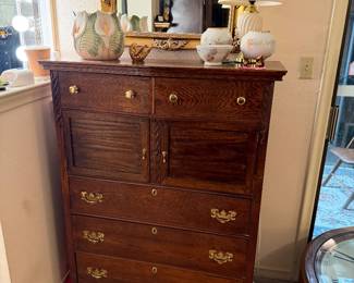 Antique Gentlemans chest