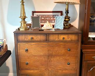 Antique dresser, brass table lamps 