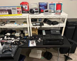 Misc vintage and modern electronics 