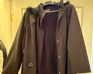 Coat with fur trim