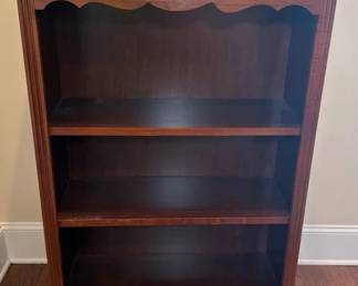 Dark Wood 3 Tier Bookcase With Scalloped Trim