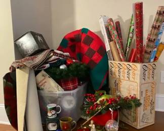 Christmas Mystery Lot Holiday Quilt, Willow Tree Friendship, And More