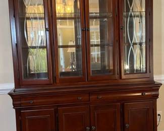 Universal Furniture Vintage Traditional Style Buffet With Lighted Display China Cabinet