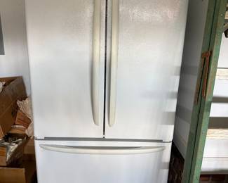 Kenmore Refrigerator 