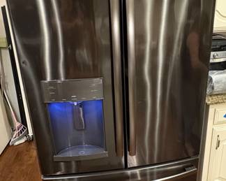 GE Appliances GFDGBLBTS French Door Refrigerator