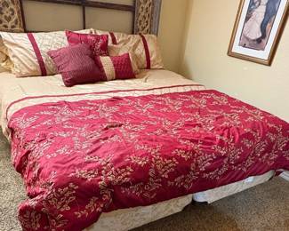 King Bed, Comforter Set, Wall Decor