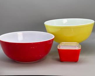 Pyrex Mixing Bowls & Refrigerator Dish