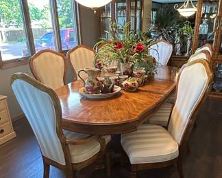 Vintage Drexel Heritage Dining Table and Chairs Set