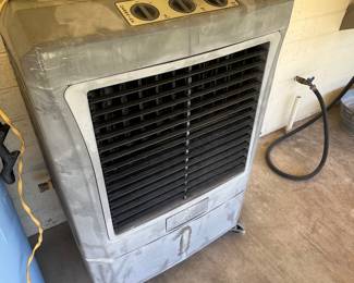 HESSAIRE PORTABLE COOLER