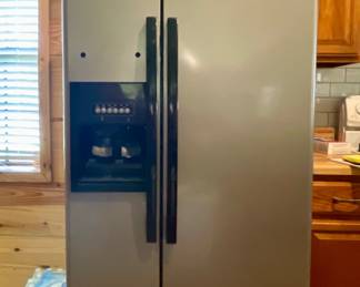 WHIRLPOOL SIDE BY SIDE REFRIGERATOR