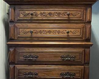 DRESSER