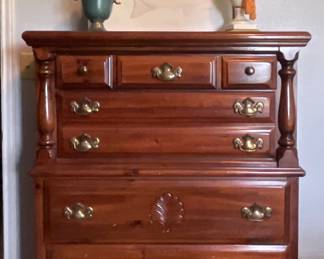 DRESSER