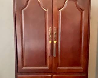 QUEEN ANNE STYLE ARMOIRE