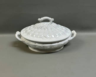 Lot 43: Antique Elsmore & Forster Iron Stone Casserole 